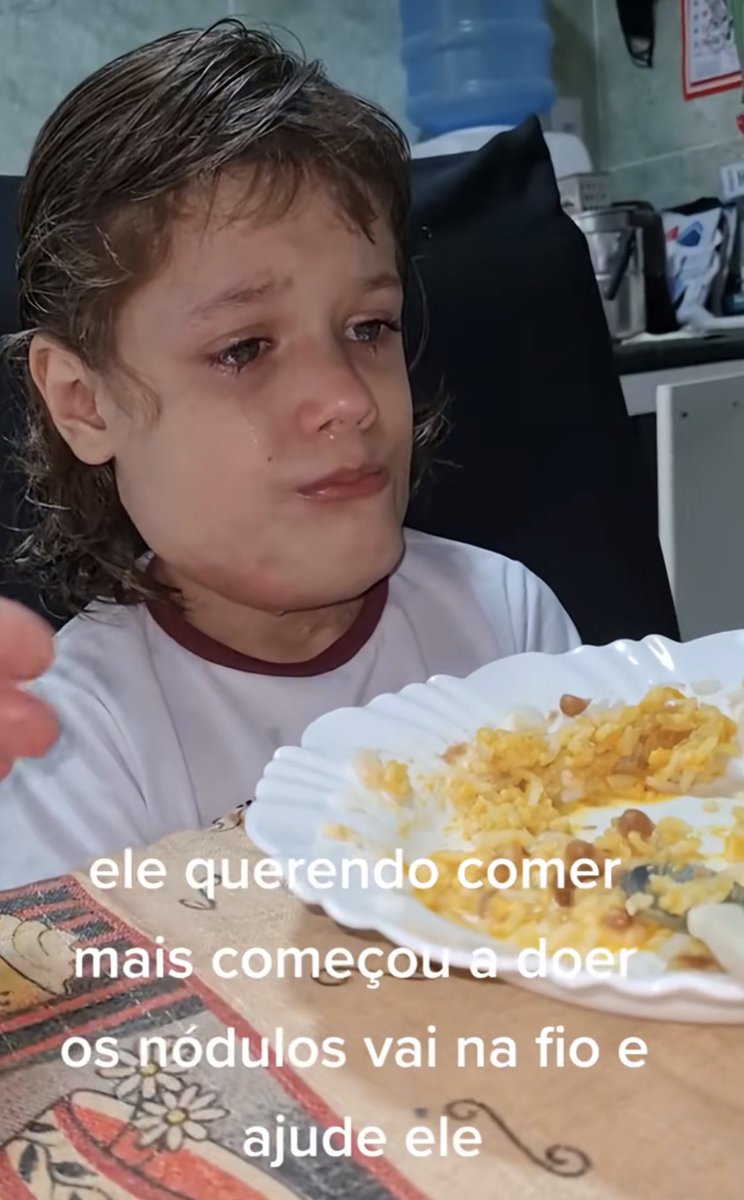 cngelical's tweet photo. gente, eu queria muito que dessem atenção para o caso desse menininho, pq mds olha a carinha dele, o pix tá na bio do perfil do pai https://t.co/fg0qxTmUu2