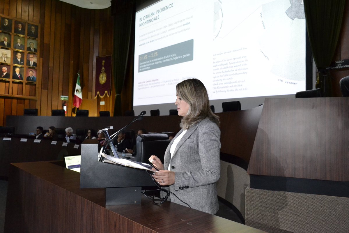 FenoUnam's tweet photo. Como parte del Simposio Investigación e Innovación en Enfermería: impulsando la transformación de los sistemas de salud, la Mtra. Mayra Alarcón Cerón participó con el tema Gestión basada en evidencia. https://t.co/YflAiuY9M8