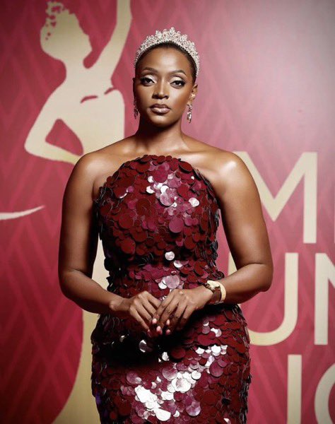 GyozlynB's tweet photo. Once a queen always a queenπΈ.
#MissUganda . https://t.co/7vqwywwyZ5