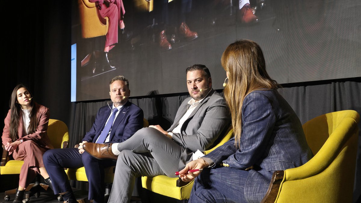 MauriPintiClop's tweet photo. Formamos parte del panel “Hidroelectricidad, nuclear y sector industrial” del Mendoza Energy Summit.

Desde EMESA compartimos nuestra visión sobre el desarrollo energético de Mendoza y las oportunidades que tiene la provincia para seguir creciendo y posicionándose en el sector. https://t.co/Vfk8uIpKyv