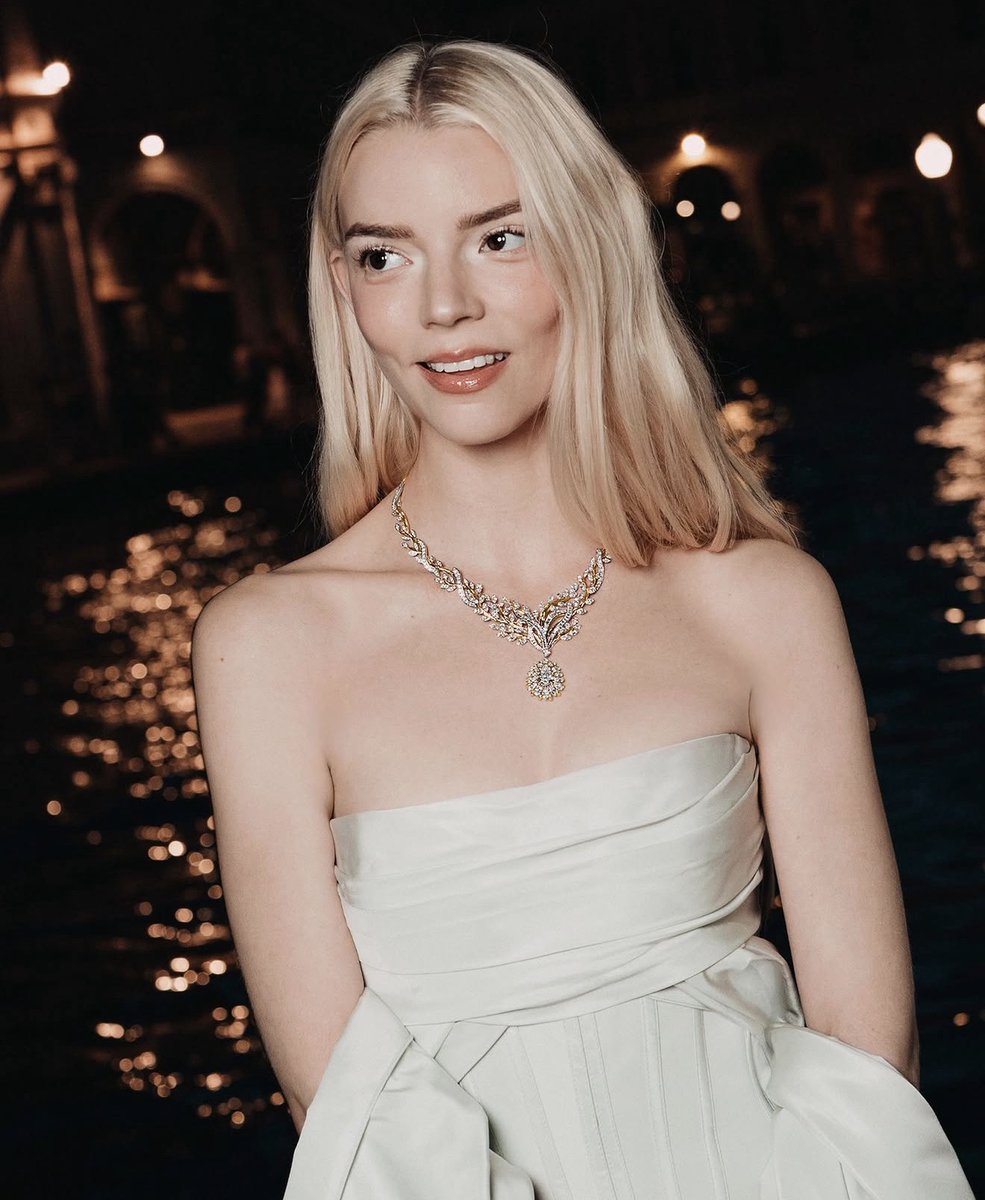 anyafolders's tweet photo. Anya Taylor-Joy via instagram 🩵✨ https://t.co/Y2cyh4xKk4
