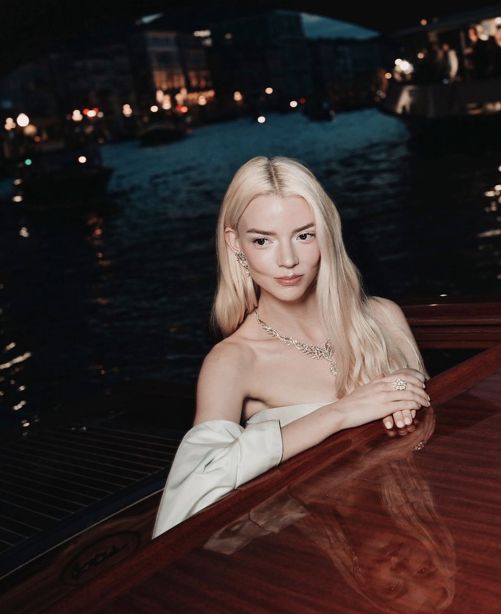 anyafolders's tweet photo. Anya Taylor-Joy via instagram 🩵✨ https://t.co/Y2cyh4xKk4