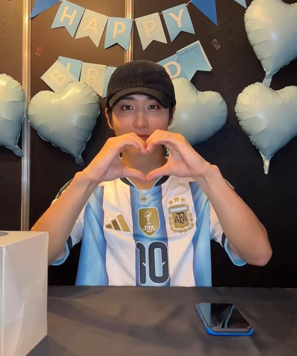 lunahyunlix143's tweet photo. Como les duele el 15 de septiembre jajajaja 
En fin, SKZxARG ♥️ 🇦🇷 https://t.co/y0Jun84pGV