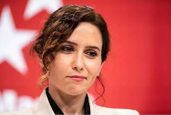 mas_platon's tweet photo. -Que te vote Chapote.
-Comunismo o libertad.
-Chao pescao.
-El bulo del culo.
Y poco más da de si el personaje. El problema de fondo no es Ayuso, sino ese votante que se traga esa retahila de pamplinas y sandeces. https://t.co/tf06BazxZo