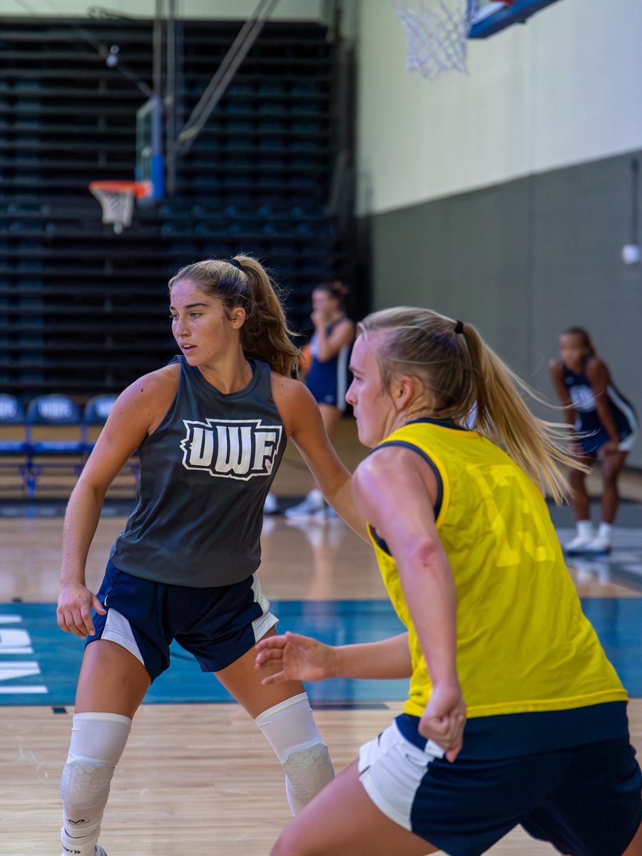 UWFWBB's tweet photo. Reps on reps 🔄

#goargos https://t.co/5NwS5gxqiD