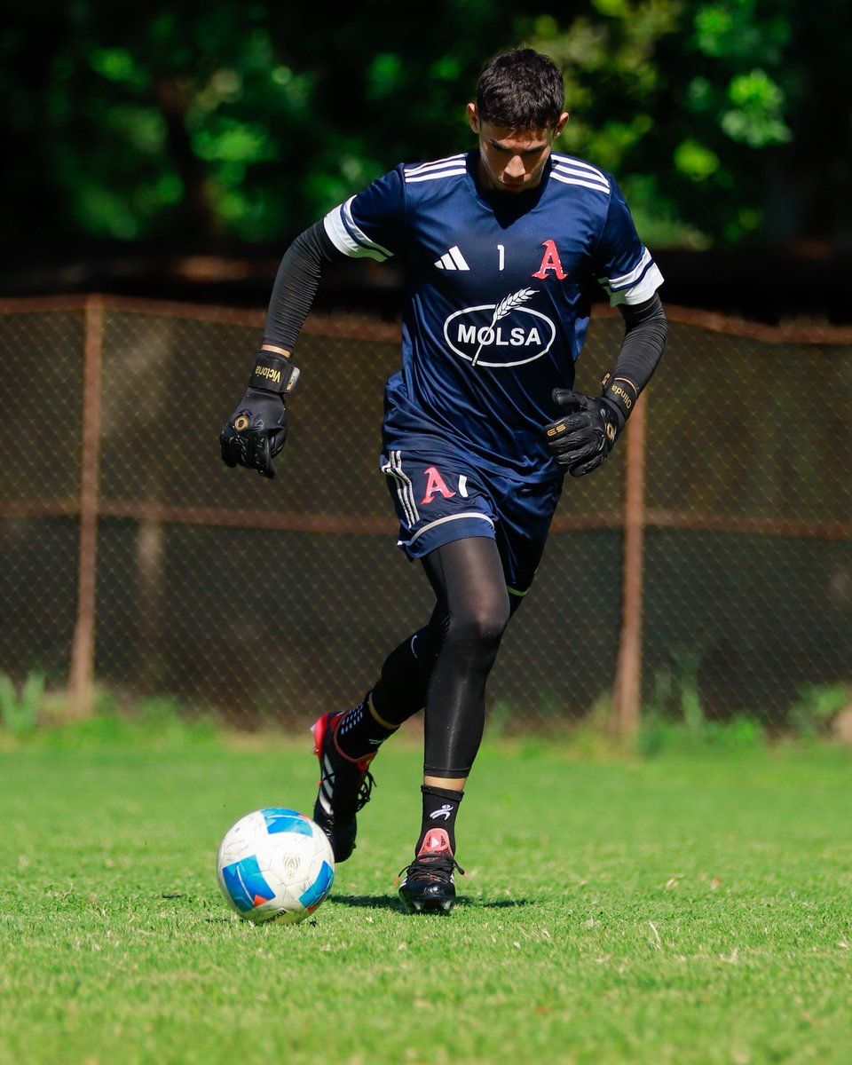 AlianzaFC_sv's tweet photo. 𝑺𝒆𝒈𝒖𝒊𝒎𝒐𝒔. 🧤⚽️👊🏼 https://t.co/3kqQHWO5qs