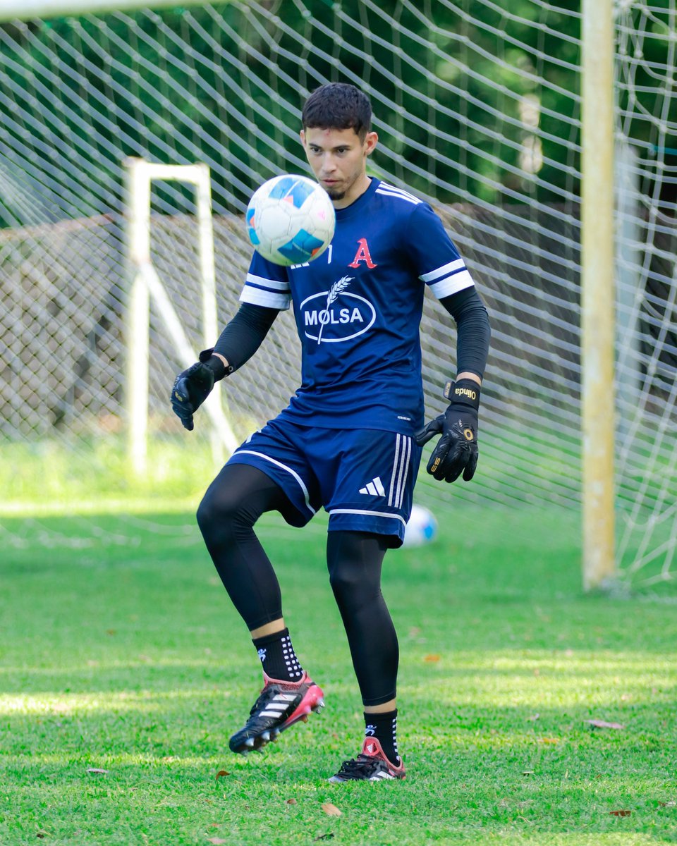AlianzaFC_sv's tweet photo. 𝑺𝒆𝒈𝒖𝒊𝒎𝒐𝒔. 🧤⚽️👊🏼 https://t.co/3kqQHWO5qs