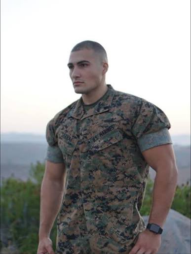 MysticWikiMMA's tweet photo. Military Chad (+1000) vs Meathead Rapist (-2200) https://t.co/EEvSSWkRmT