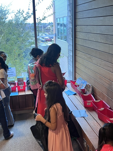 MarshallES_SISD's tweet photo. A huge THANK YOU  to all of our amazing families who joined us for Open House! 

We hope that you enjoyed some great food, helpful resources, and some awesome new books to read and add to your Reading Logs!

We're so glad you're part of our Marlin Family!
Soar Beyond the Shore! https://t.co/O7MsIhOkWH