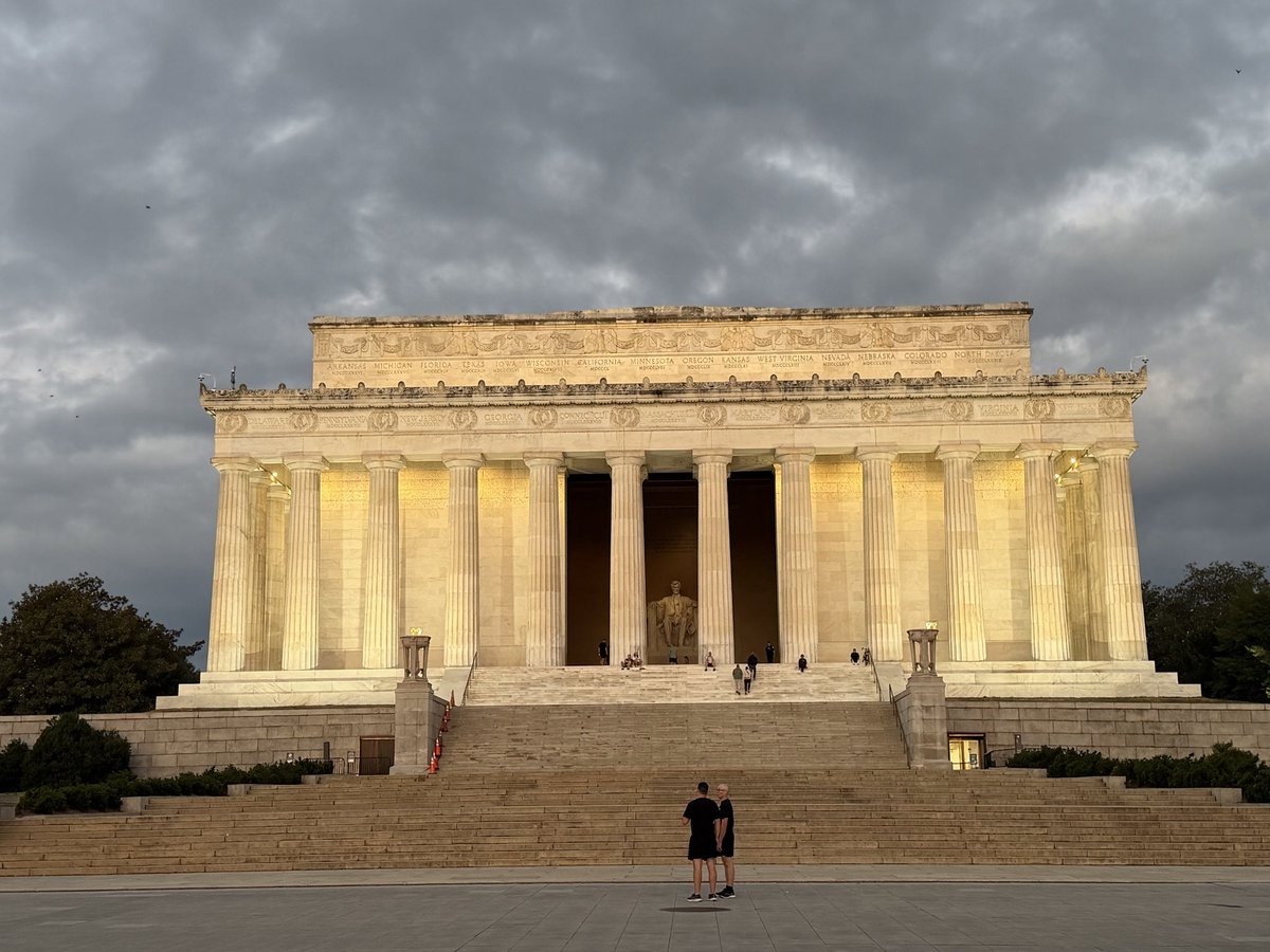 gbm4byu's tweet photo. Sunrise on The Mall. A favorite place to run. #washingtongdc #America250 #LoveTheUSA #Washington #Lincoln https://t.co/EVNk7CxPKt