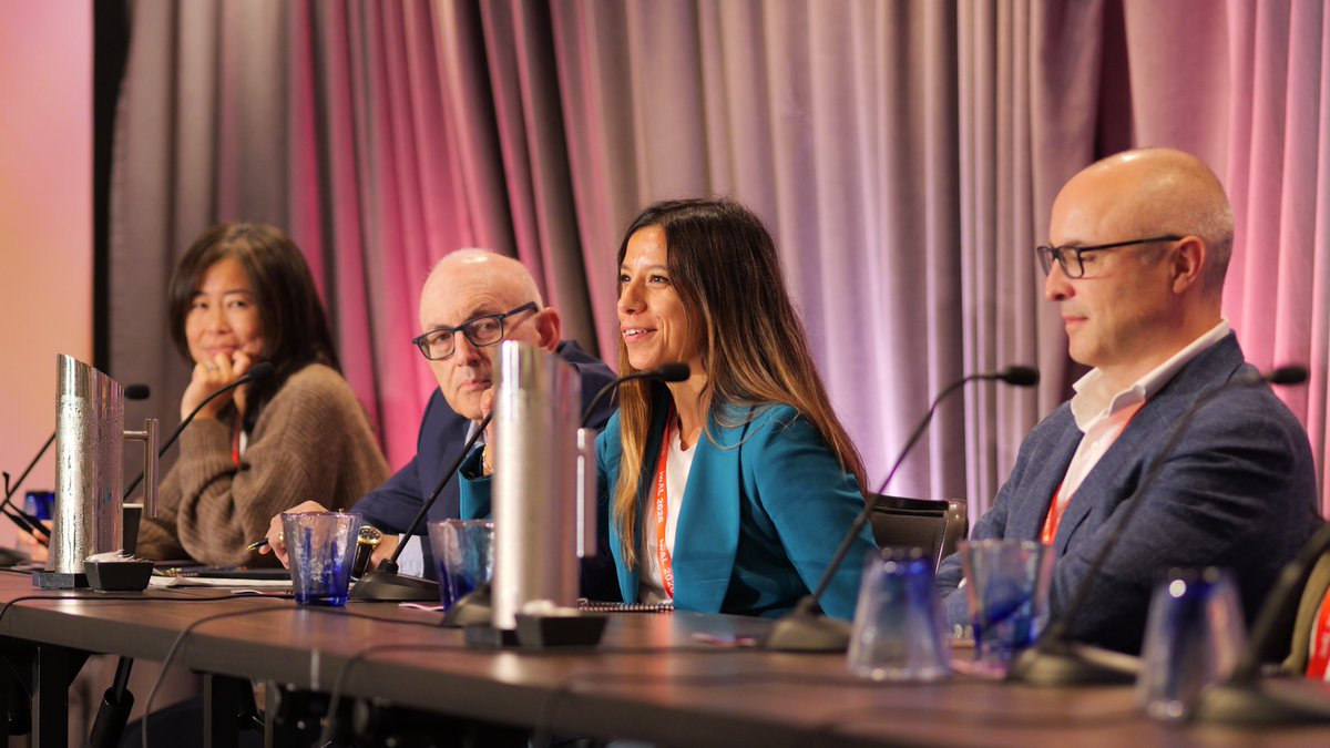 VJHemOnc's tweet photo. Another wonderful session at #iwAL26: Translational & lab developments in AML, chaired by Stephen Nimer (@DrSDNimer) & Catherine Smith (@SmithLabSF).
Talks on RAS biology in frontline AML/CMML (Sandra Misale/@Sandra_Misale), telomeres in AML (Coleman Lindsley), novel AML immunotherapy targets (John DiPersio) & endogenous models of chromosomal alterations (Sushree Sahoo)
#iwAL #Leukemia #AML #LeuSM