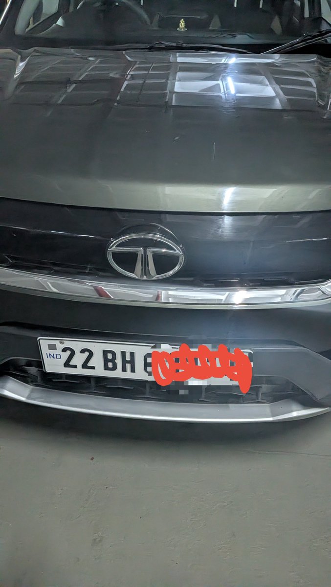 Sharanyashettyy's tweet photo. Experienced the anti-Kannada entitlement firsthand today, and frankly, I’m still furious.
A Hindi-speaking couple hit our car at Orion Mall,Bengaluru. 
When my driver confronted them about the damage, the woman eventually started screaming at him to “speak in English or Hindi” because she didn’t understand Kannada.
That’s when I intervened - No. He will speak Kannada. We are in Karnataka.
And she LOST it.
“You Kannadigas hate North Indians.” “Why should I learn Kannada?” “You should know Hindi.” And then outright contempt for Kannada itself.
Sorry, WHAT?
You move to Karnataka, don’t learn Kannada - absolutely your choice. Nobody needs to force you. But then demanding that Kannadigas know your language, in their own state, and getting offended because someone speaks Kannada to you?
That is not discrimination against North Indians. That is entitlement.
I speak Hindi. I have never had an issue speaking it. I’ve always thought this entire language war was pointless.
But today? I finally understood where some of this anger comes from.
You don’t have to know Kannada. But you damn well don’t get to disrespect it in Karnataka and then play victim because Kannadigas won’t switch to Hindi for you.
Ps: have videos, Recordings but have no bandwidth for this.