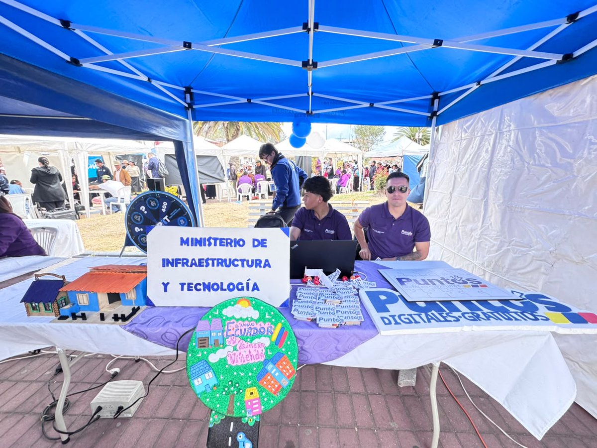 MIT_Ecuador's tweet photo. #Imbabura | ¡Servicios más cerca de la ciudadanía! 🤝

En Otavalo, se realizó la Brigada Social Eugenio Espejo acercando servicios públicos, sociales y oportunidades a más a ciudadanos y emprendedores, facilitando el acceso a orientación y atención de diferentes instituciones del Estado.

La Subsecretaria de Fomento de la Sociedad de la Información y Economía Digital, Giovanna Córdova, recorrió este espacio y verificó los servicios brindados.

🇪🇨 Seguimos trabajando en territorio para acercar el Estado a la ciudadanía y facilitar el acceso a sus servicios.