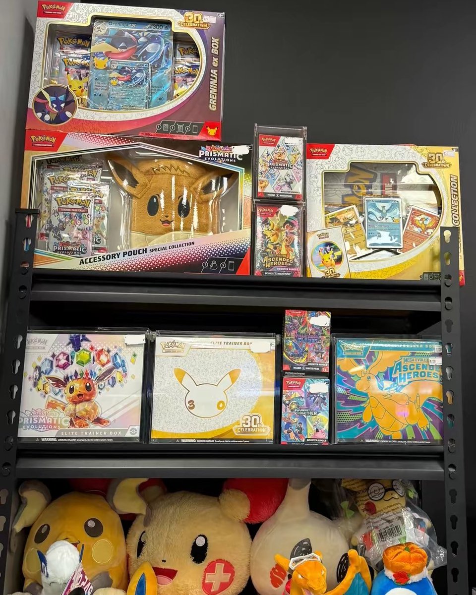 PapiisCards's tweet photo. Who’s looking for 30th anniversary?? Come get it at Papii’s cards and collectibles!!! #30thanniversary #pokemon #grandrapids #papiiscards https://t.co/YlBtDQOm89