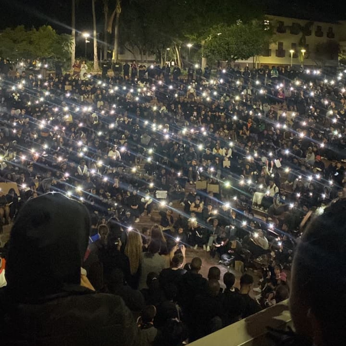 stirvytaanie's tweet photo. Stellenbosch University students tonight. 🫶🏽💜 #EndGBVF #antigbv march. https://t.co/oJV1CSXUvk
