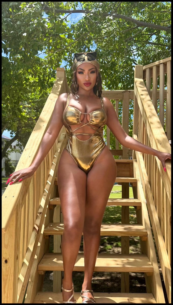 EdwynaJessyca's tweet photo. Island glow 🌴 golden soul ✨ https://t.co/hGfcNa6Bl5
