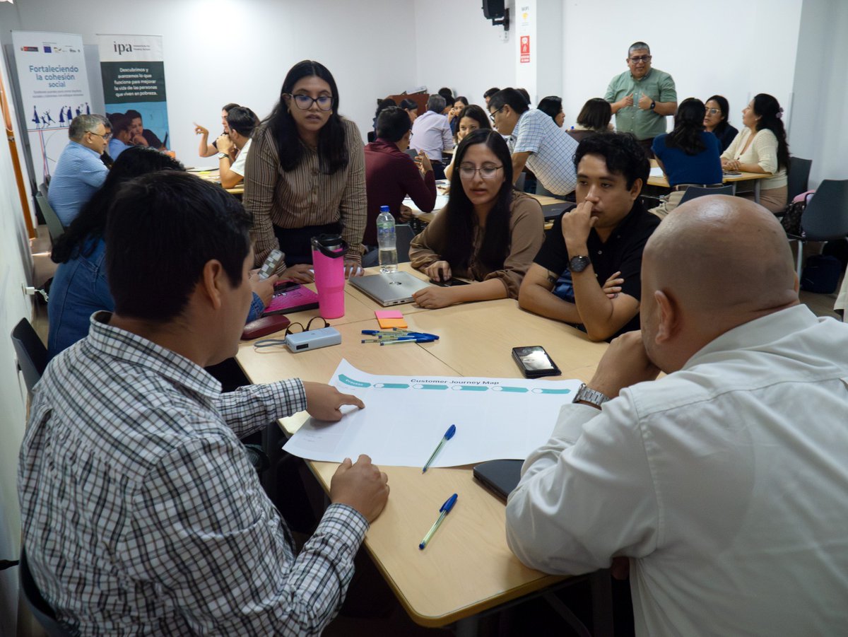 OFIS_midis's tweet photo. 🤝 Para hacerlo realidad, participamos de un taller de co-creación junto con representantes de las Unidades Locales de Empadronamiento (ULE) y especialistas de GIZ, Innovations for Poverty Action (IPA) y @BancoMundialLAC. https://t.co/siMqNjrcKj