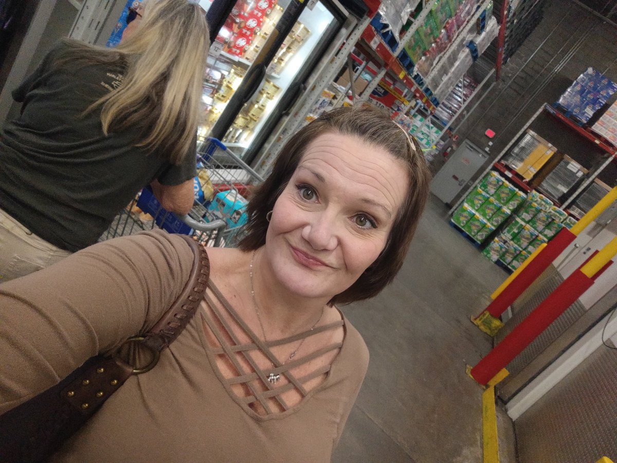 misNataliAnd8's tweet photo. Shopping with mom is always fun https://t.co/PLyFdhlwzn