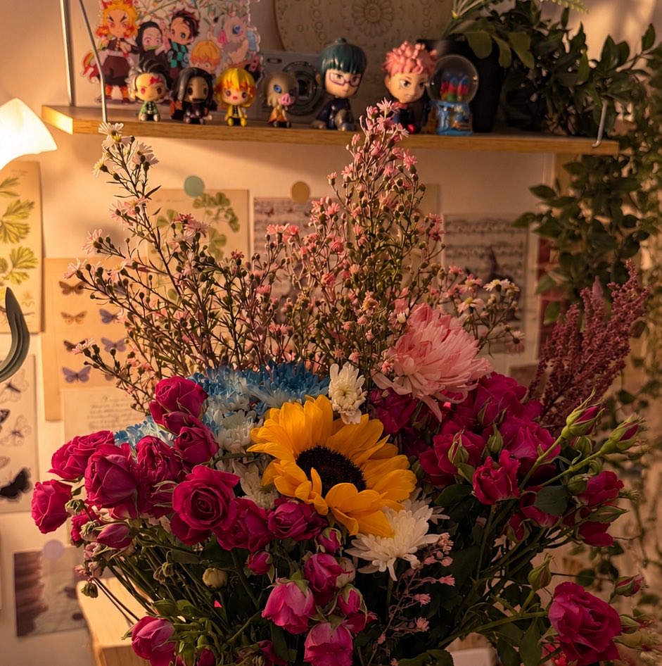 n1estrella's tweet photo. Favorite flowers, from my favorite person❣️💕💌 https://t.co/2QKOlqAhK5