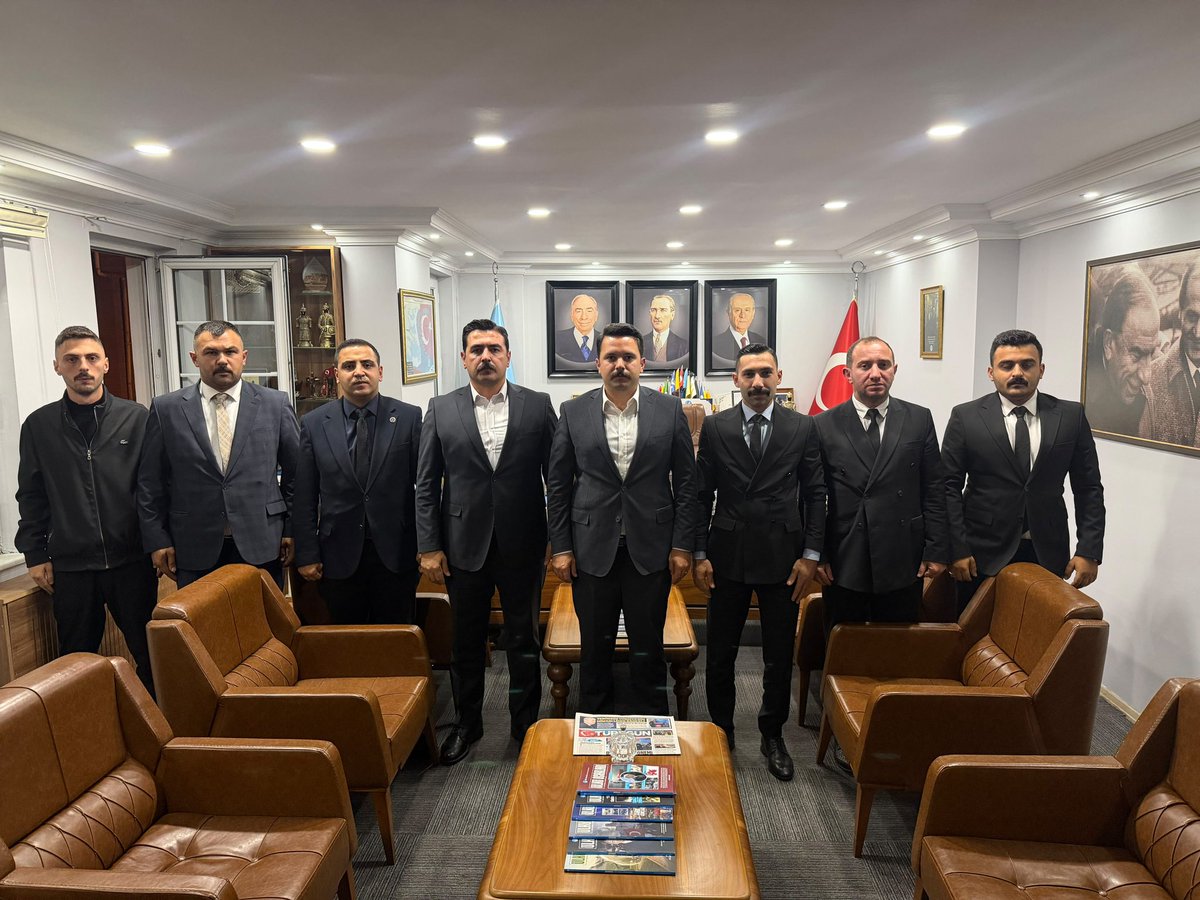 Aalparslandogan's tweet photo. İlçe Ocak Başkanlarımızla bir araya gelerek güz dönemi hedeflerimiz ve Türk gençliği için gerçekleştireceğimiz faaliyetlerimiz kapsamında istişarelerde bulunduk.

Türk gençliğinin istikbali için durmadan çalışmaya devam edeceğiz. 🇹🇷 https://t.co/P7YuSkRAZg