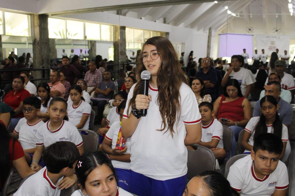 SecuGro's tweet photo. Para seguir fortaleciendo la difusión del cine hecho por creadoras y creadores guerrerenses, se presentó el documental “Las Voces del Despeñadero”, con el respaldo del @Gob_Guerrero, la @SecuGro, en coordinación con @sectur y @FideturAcapulco, en el Centro Cultural Acapulco. https://t.co/ylLO3s8Ksi
