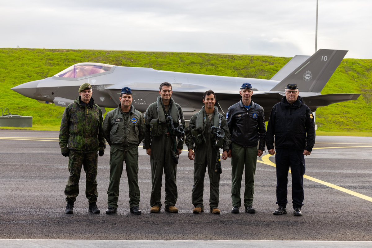 FinnishAirForce's tweet photo. De första finländska F-35-jaktplanen anlände till Lapplands flygflottilj i Rovaniemi den 18 september 2026 klockan 17.45. Välkommen, JF-510 och JF-512!
#ilmavoimat #F35hanke #F35programme #F35 https://t.co/kuwibJDRro