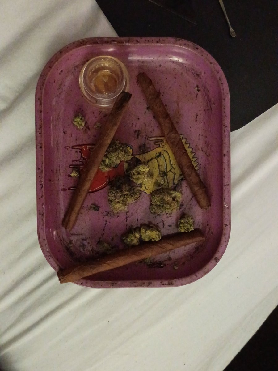 eldiablo27414's tweet photo. Come smoke while I eat your pussy https://t.co/Iq51ANT4m9