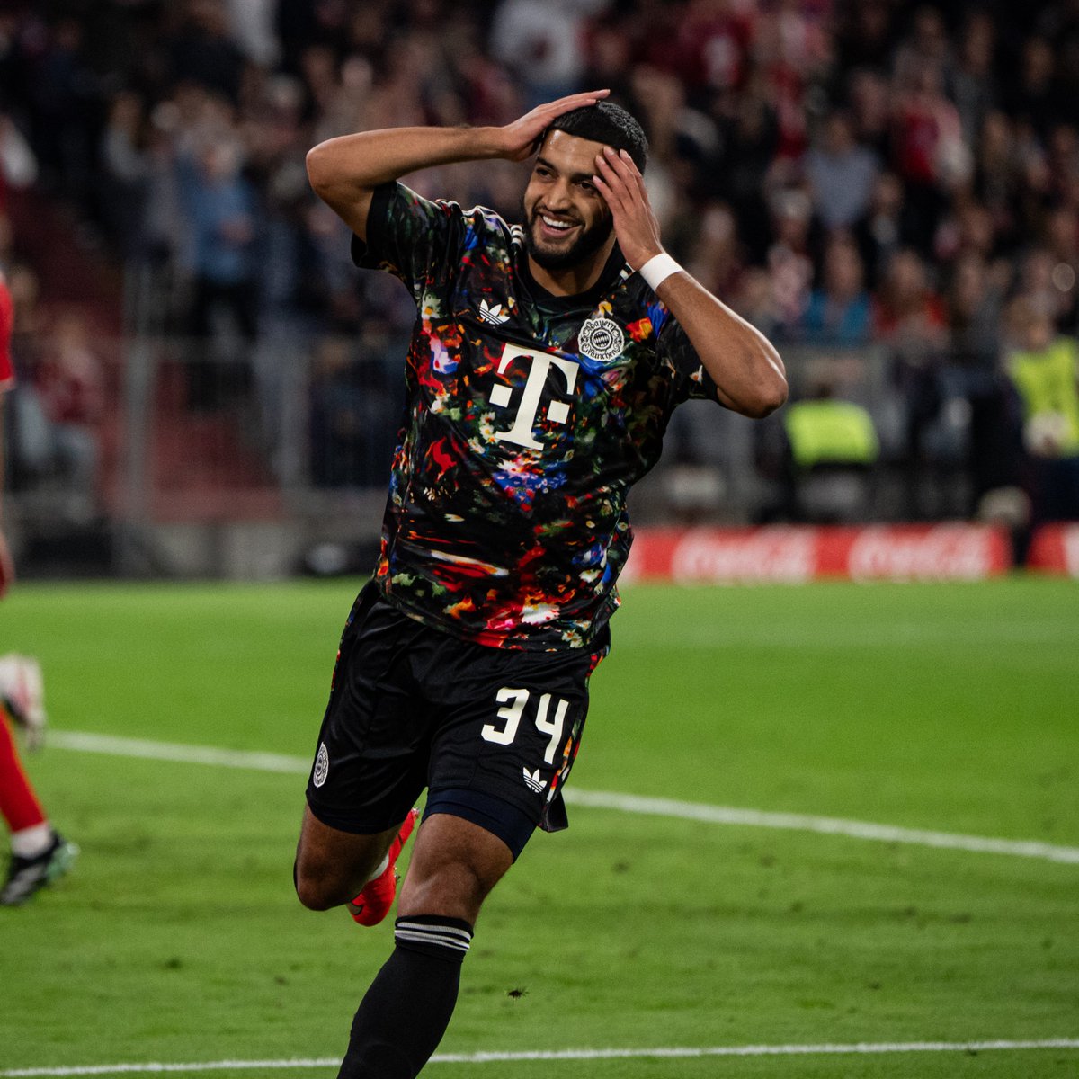FCBayern tweet picture