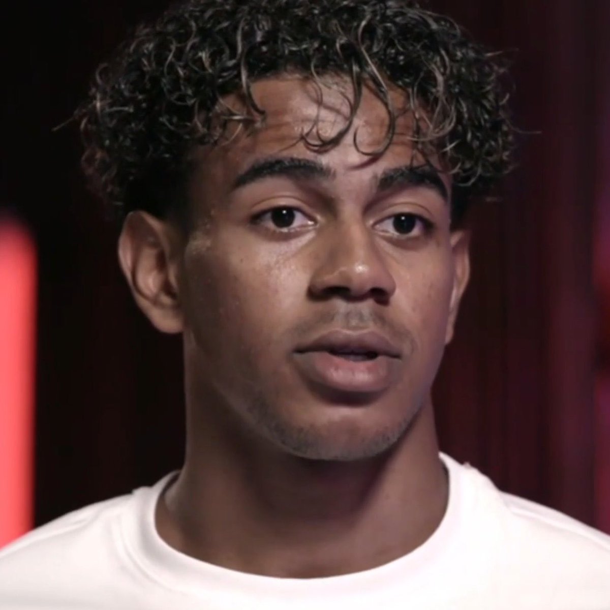 ActuFoot_'s tweet photo. 🚨 Lamine YAMAL 🇪🇸 sur son admiration pour NEYMAR 🇧🇷 :

« Toute mon enfance, ou presque, c’était me réveiller et regarder un clip de ses dribbles, puis un autre de ses buts. » 🤩

« Neymar, c’était L’INCARNATION DU BONHEUR en tant que joueur. 😍

C’était quelqu’un qu’on prenait simplement plaisir à regarder jouer. »

🎙️ @MPlusDeportes via @ActualiteBarca