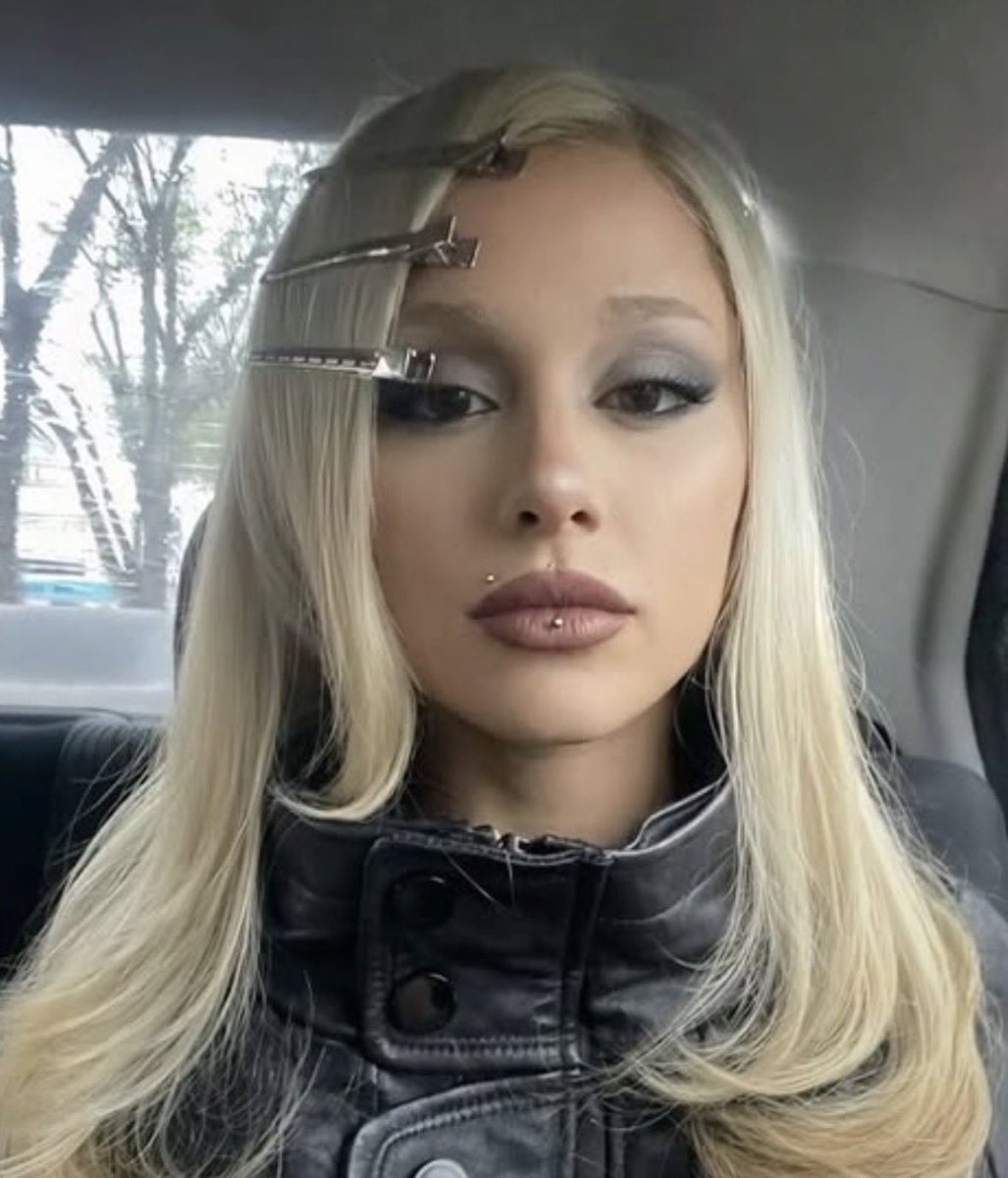 milliedelrey777's tweet photo. fuck ai but can somebody direct me to a non ai makeup tutorial for this? https://t.co/IhA0sDy69W