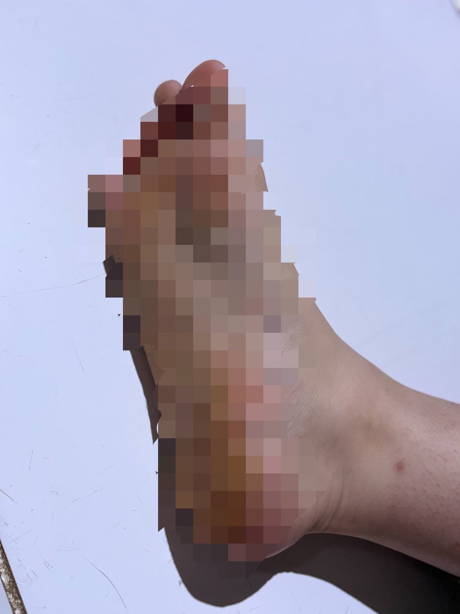 nabipono's tweet photo. algum putinho querendo ver essas solinhas sujas? 
#podolatria #packdope #footfetish #findom #giantess #bdsm #roleplay #sub #dom #paypig #betacard #moneyslave #BUNDAAWARDS #XOTAAWARDS #PINTOAWARDS https://t.co/dOcvJM2fmw