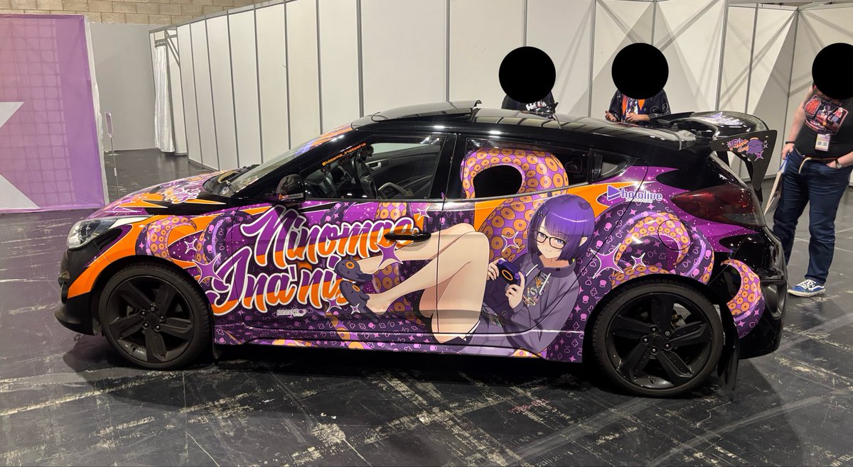 YUG0NOVA's tweet photo. Hologang and Deme itasha 😳😳 https://t.co/2euQ1DVS7E