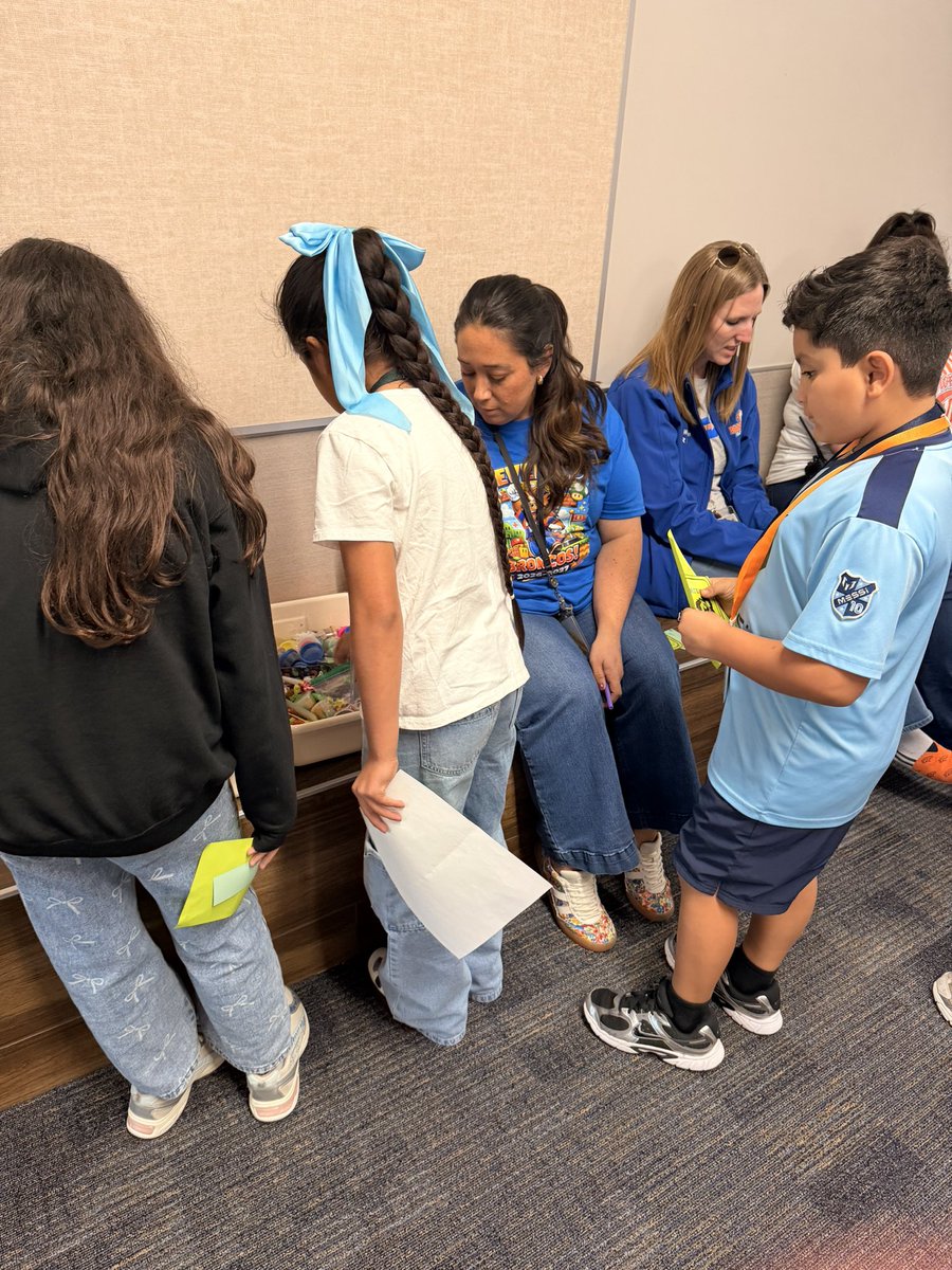 PrinSilliman's tweet photo. Our first Bring it to Me Friday here @BrosnahanES ππ§‘ Celebrating academic and behavioral success of our broncos is a great way to end this fabulous week! @CyFairISD #BroncoTOUGH https://t.co/Mf1ElPOPRZ