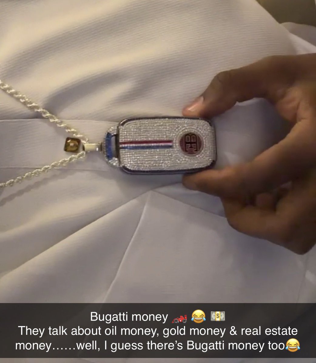 1BENNY7G's tweet photo. BURNA BOY’S DIAMOND PLATED BUGATTI KEY HAS A PENDANT. ICED OUT CAR KEY. 1/1 IN THE WORLD! 😳🔑❄️ https://t.co/a19NM4VIB4