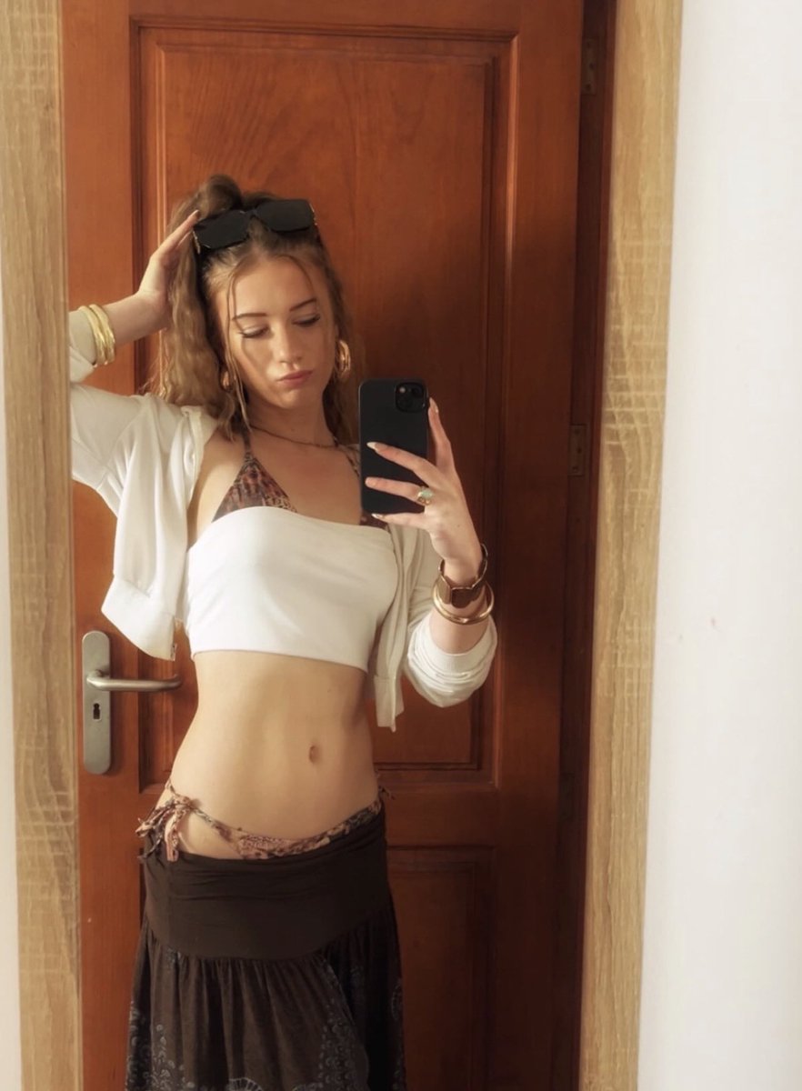 Sampigf's tweet photo. Cuck wants Sahla 19 to be exposed and made into a web slut. Save and share her

DM submissions to be exposed https://t.co/7bl3BoQxud
