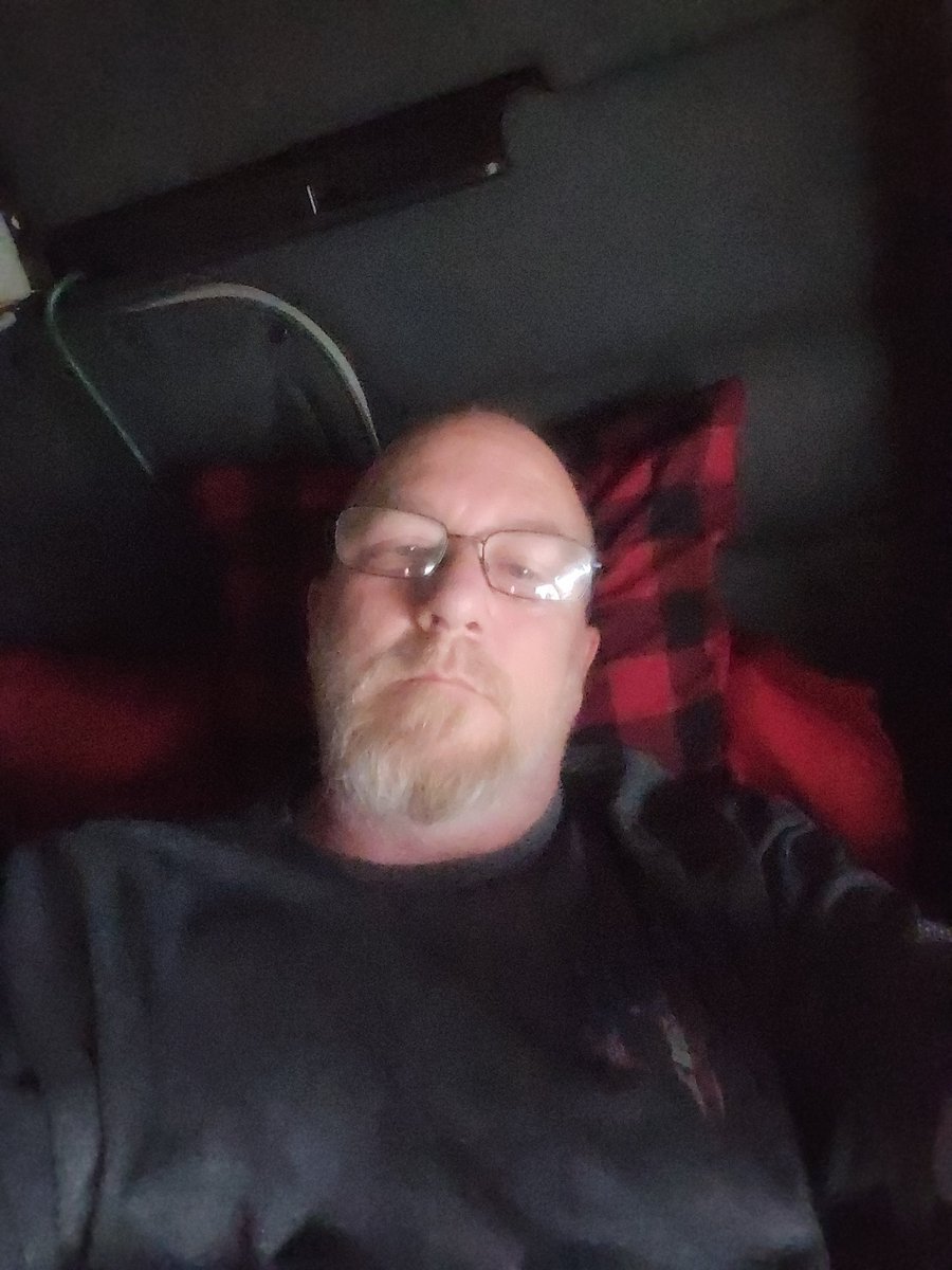 bigsammyfgs's tweet photo. 50.. ugly and bored! https://t.co/6goUQ4Kvg8
