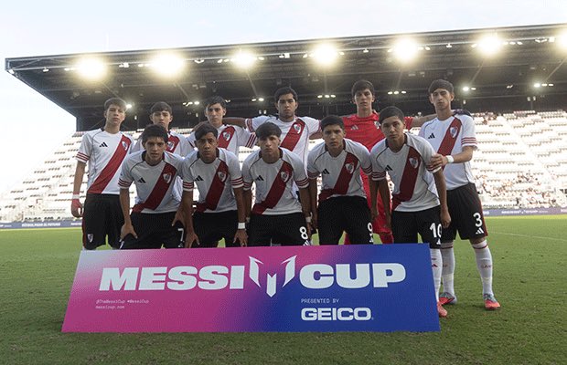 cris__ese's tweet photo. El ASCO que le tiene a boca que hasta pasó desapercibido el no haberlos invitado a su copa

Messi es uno más de nosotros https://t.co/0HowcjXToU