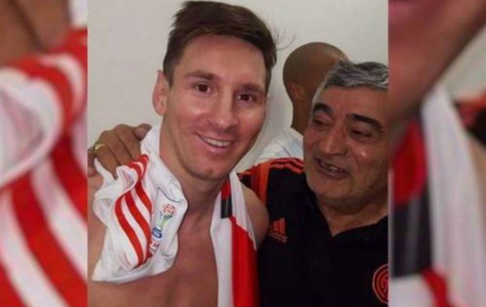 cris__ese's tweet photo. El ASCO que le tiene a boca que hasta pasó desapercibido el no haberlos invitado a su copa

Messi es uno más de nosotros https://t.co/0HowcjXToU