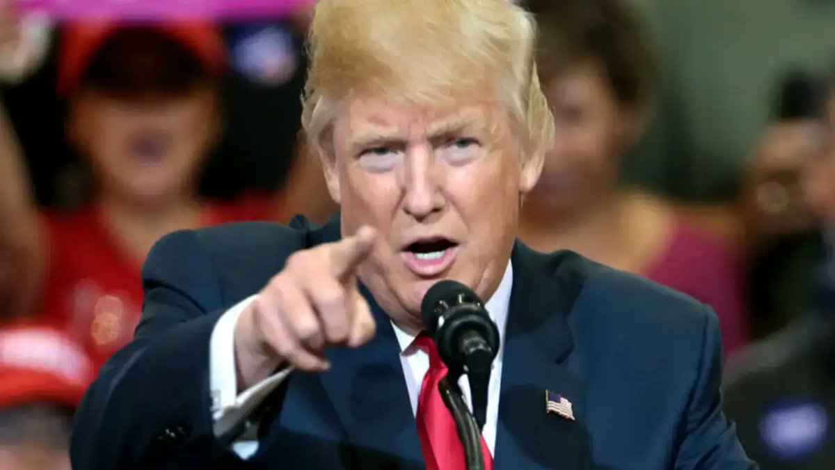24CubaNews's tweet photo. 🚨 BOMBA: Trump prohíbe a CNN, Politico y MSNOW la entrada a la Casa Blanca
Por “noticias falsas” constantes.
¿Quiénes pueden ser los siguientes?
El anuncio completo 👇
https://t.co/aaTWwx13q2
#Trump #CasaBlanca #CNN #Politico #MSNOW #NoticiasFalsas https://t.co/wTqb7o5FTp