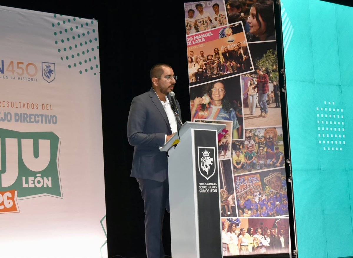IMJULeon's tweet photo. ✨ Las juventudes de León siguen dejando huella Realizamos el evento con motivo del mensaje del Informe de Resultados de nuestro Consejo Directivo, donde compartimos junto a @AleGutierrez_mx  las acciones que fortalecen sus oportunidades y participación🦁
#JóvenesDejandoHuella https://t.co/OPg6hqVjG5