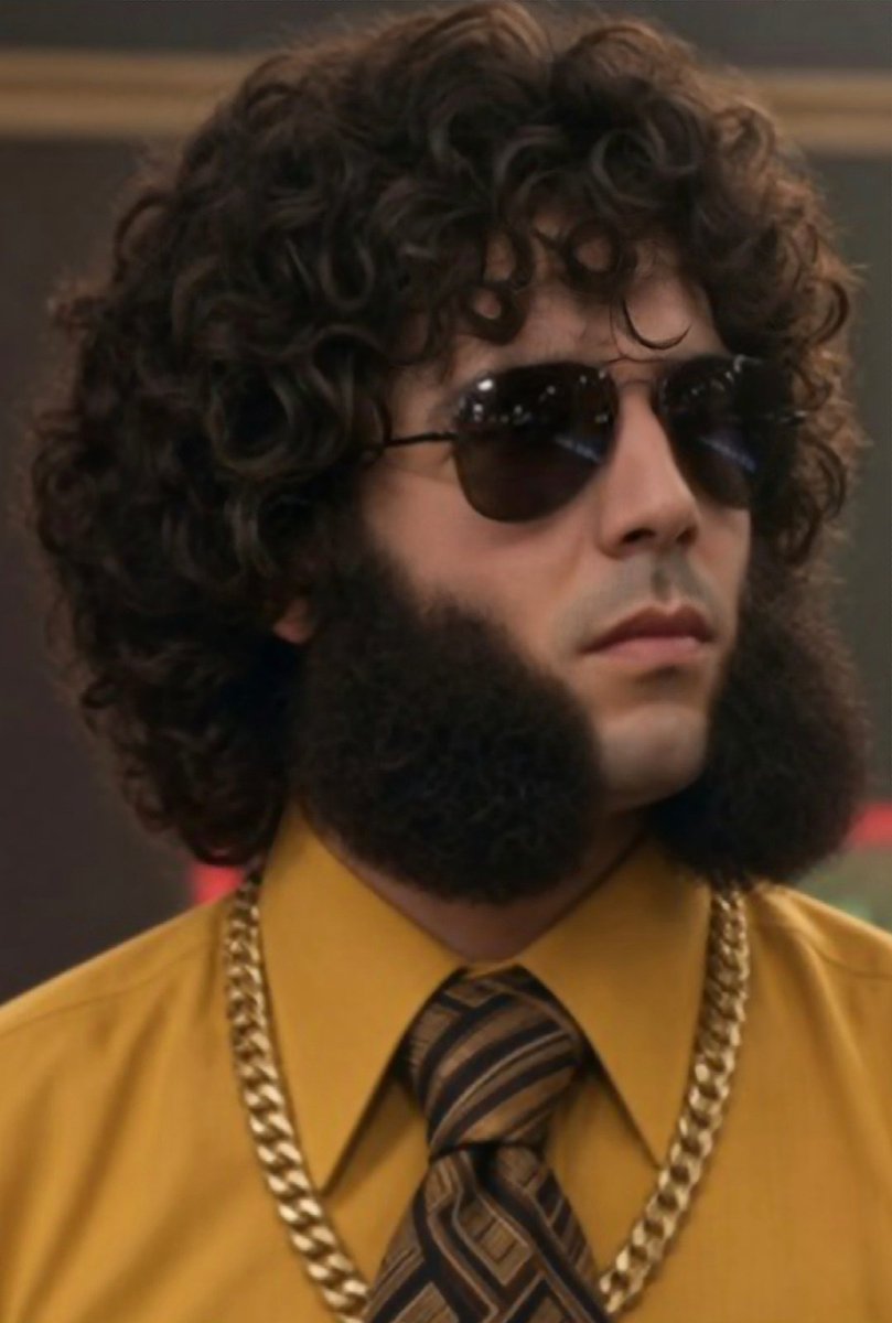 MachoKingGoldie's tweet photo. I'm the King of sideburns! 💪
#sideburns #king #showingoff #loadsofgold #goldman #macho #machismo https://t.co/B0N95oEO24