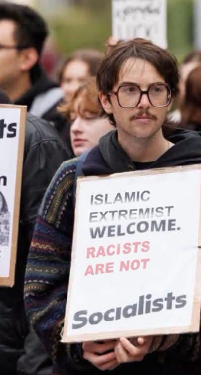 IfindRetards's tweet photo. Is this the most retarded sign you've ever seen? https://t.co/CViwwwTICb