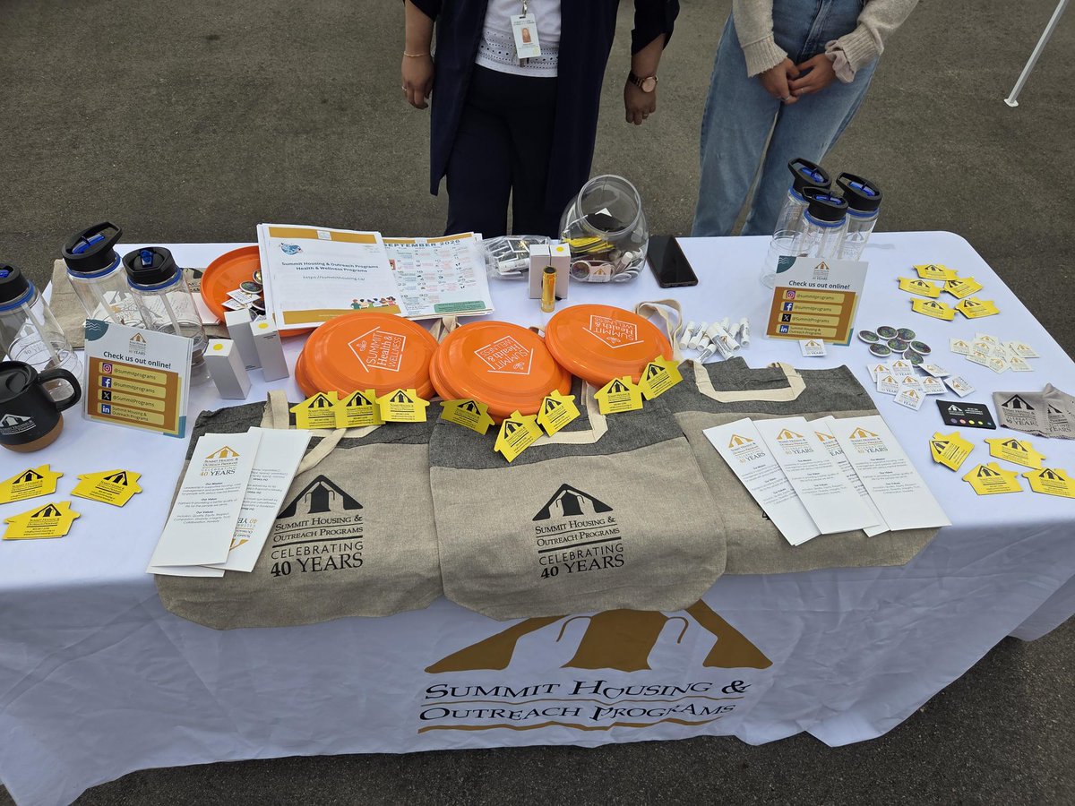 SummitPrograms's tweet photo. Summit Housing &amp; Outreach Programs was proud to stand alongside SAVIS of Halton at the 37th Annual Take Back the Night. We were grateful for the opportunity to represent Summit, share our services, strengthen partnerships, and build meaningful new connections. https://t.co/MUMFspz9B2