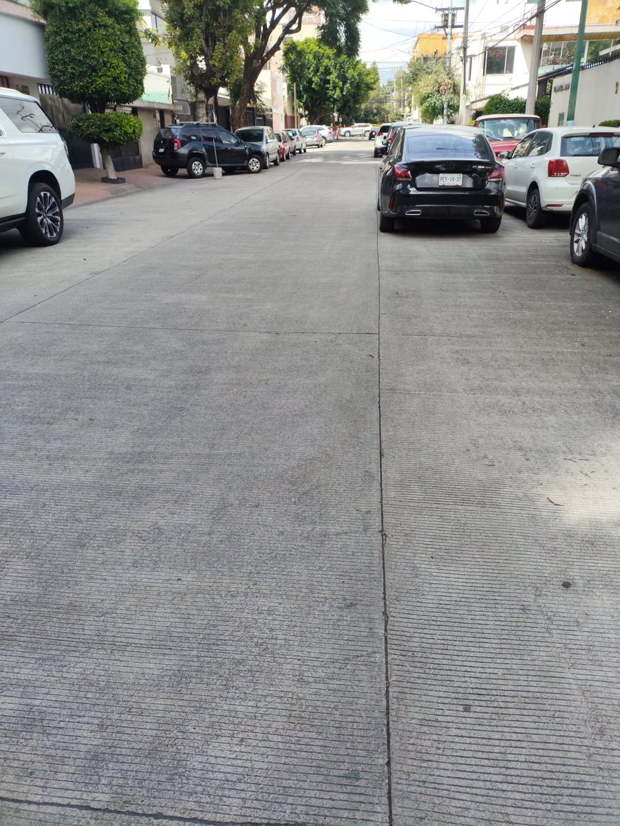 mameromero's tweet photo. @UCS_GCDMX favor de multar vehículos estacionados en segunda fila dentro de la cerrada de  Tenayuca #200  col santa cruz Atoyac, ANUIES permite dejar los carros obstruyendo el paso todo el día. mandar fotos con pruebas de que fueron los agentes https://t.co/tScmkucnmu