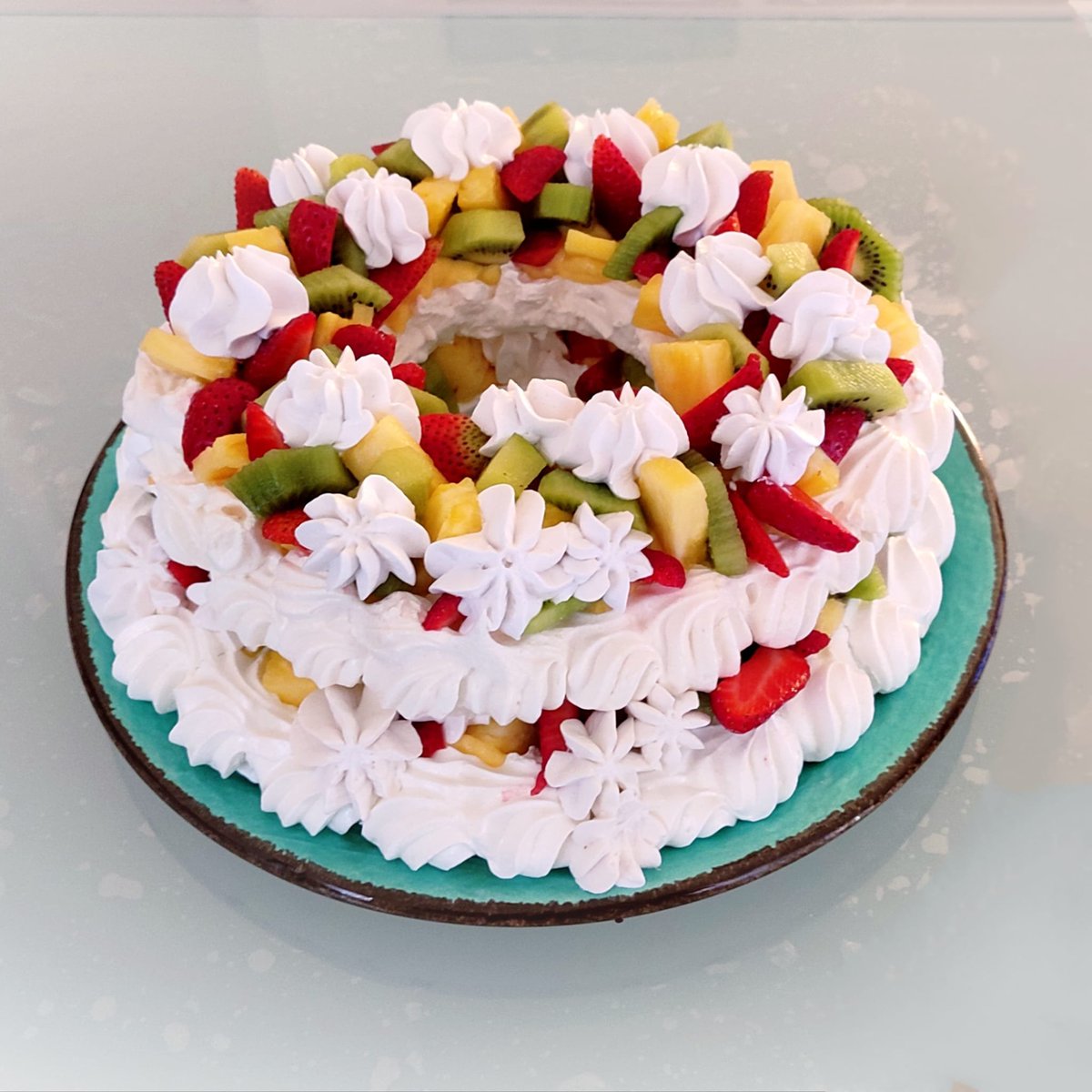 GBakeoff9's tweet photo. Fatemi tornare!!! La Pavlova è il mio cavallo di battaglia! #bakeoffitalia https://t.co/tDoC4GdTvr