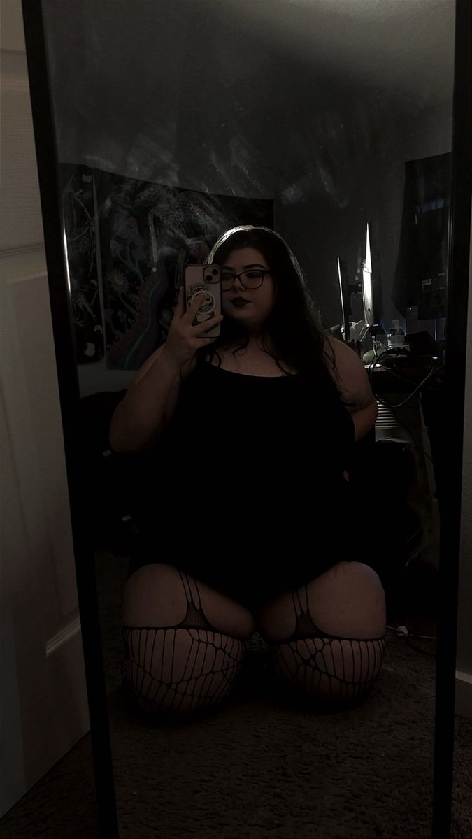 Nyghtia's tweet photo. Ahhhh 🫪🫪 i’m feeling so fucking confident :3 https://t.co/Vz347ejtqb