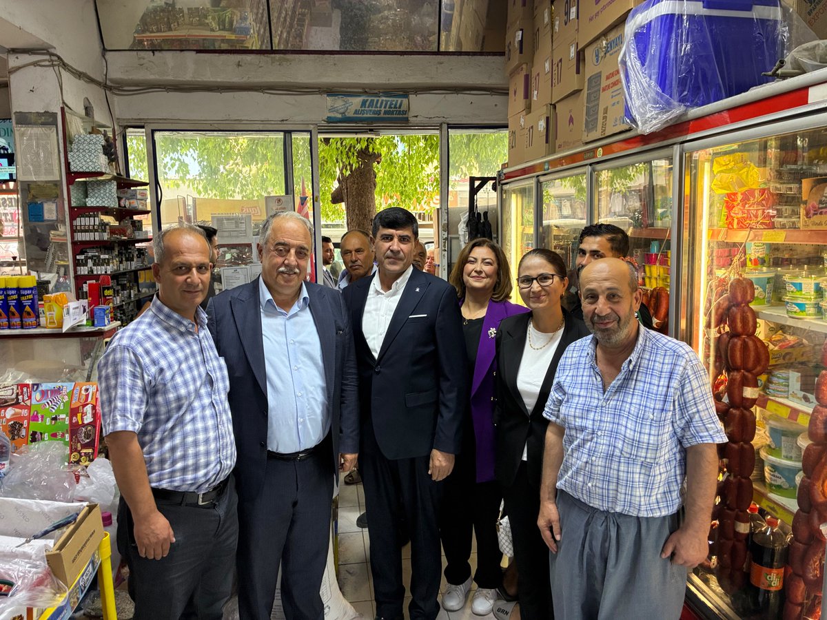 osmankurdak's tweet photo. Ak Parti İstanbul Milletvekili Sayın Hulusi Şentürk,İl ve İlçe Teşkilatımızla esnaflarımızı ziyaret ederek hayırlı işler dileklerimizi ilettik.
@HulusiSenturk 
@bayramkaraca01 @kadiryazlamaz @Fatma_ylmz001 @yunusemreguclu https://t.co/fKaL1qigjb