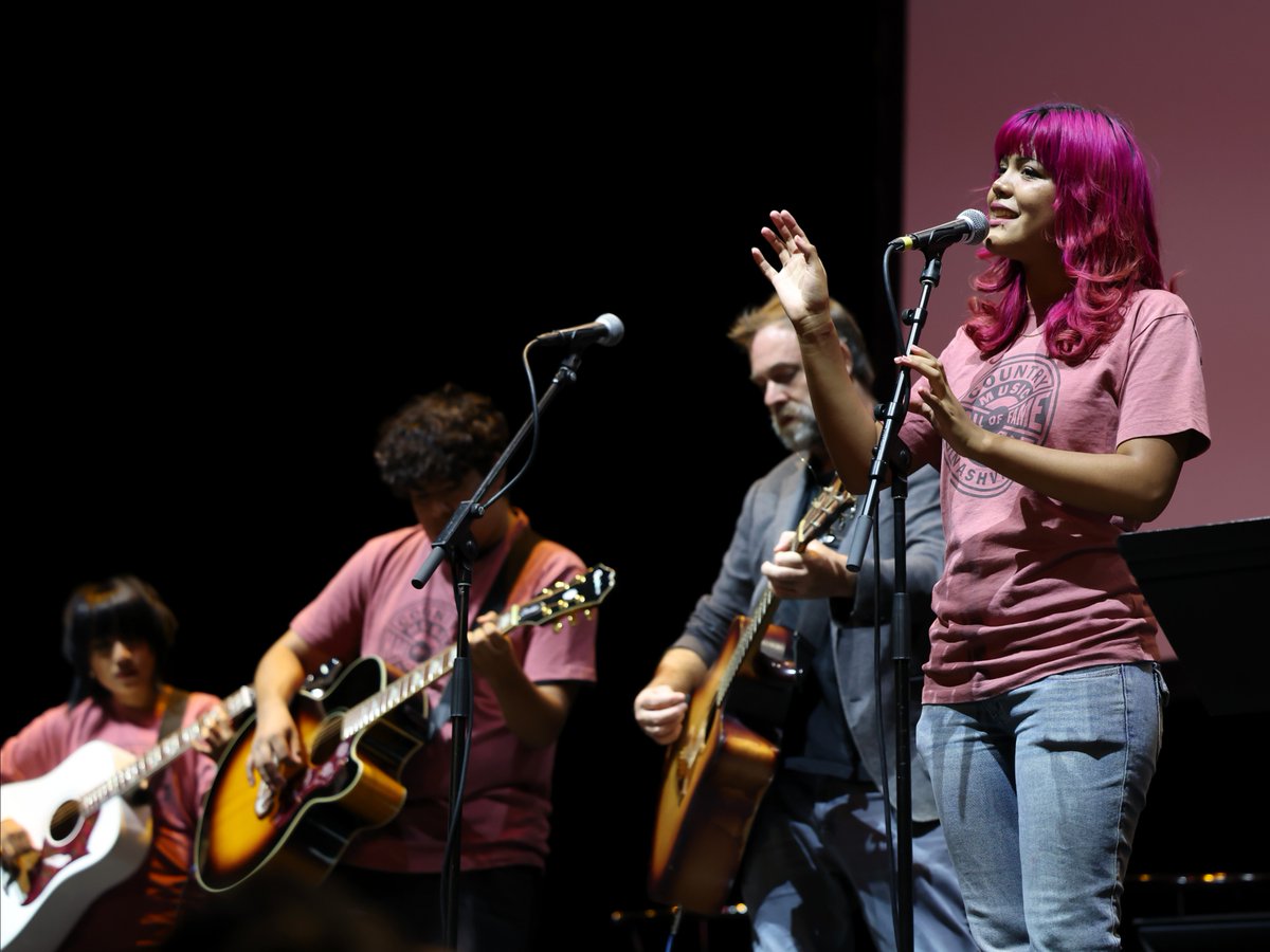 countrymusichof's tweet photo. Last night, Grammy-winning artists @LaineyWilson, @JellyRoll615, and @LukasNelson took the stage at the Museum’s "All for the Hall Los Angeles" benefit, presented by the Willard & Pat Walker Charitable Foundation. Grammy award-winner @JohnMayer made a cameo appearance, playing "Phone, Keys, Wallet" with Wilson—the first time they’ve performed the song together live. The event took place at The Novo in the L.A. Live complex. Proceeds from the evening support the Museum’s many educational offerings, including its flagship "Words & Music" program. The event also included a performance by six high school students from Manual Arts High School in Los Angeles of their song "I’ll Overcome," which they wrote during a "Words & Music" program with their class.

Read more: https://t.co/wVgeDSYqZ8