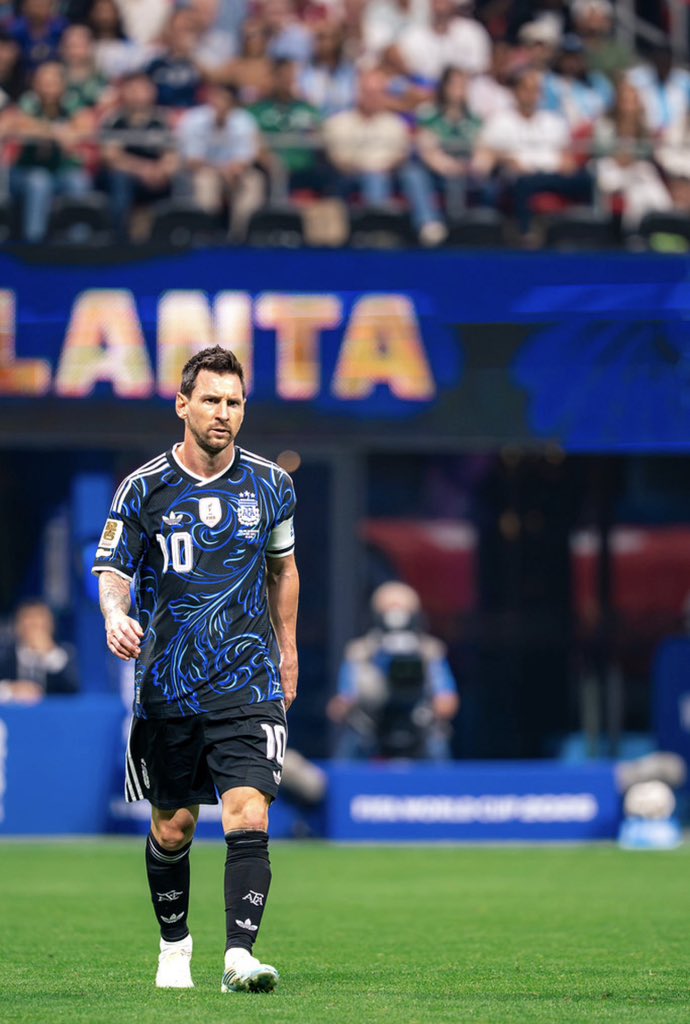 leomessiforeve's tweet photo. Messi v England https://t.co/LuevUp58kk