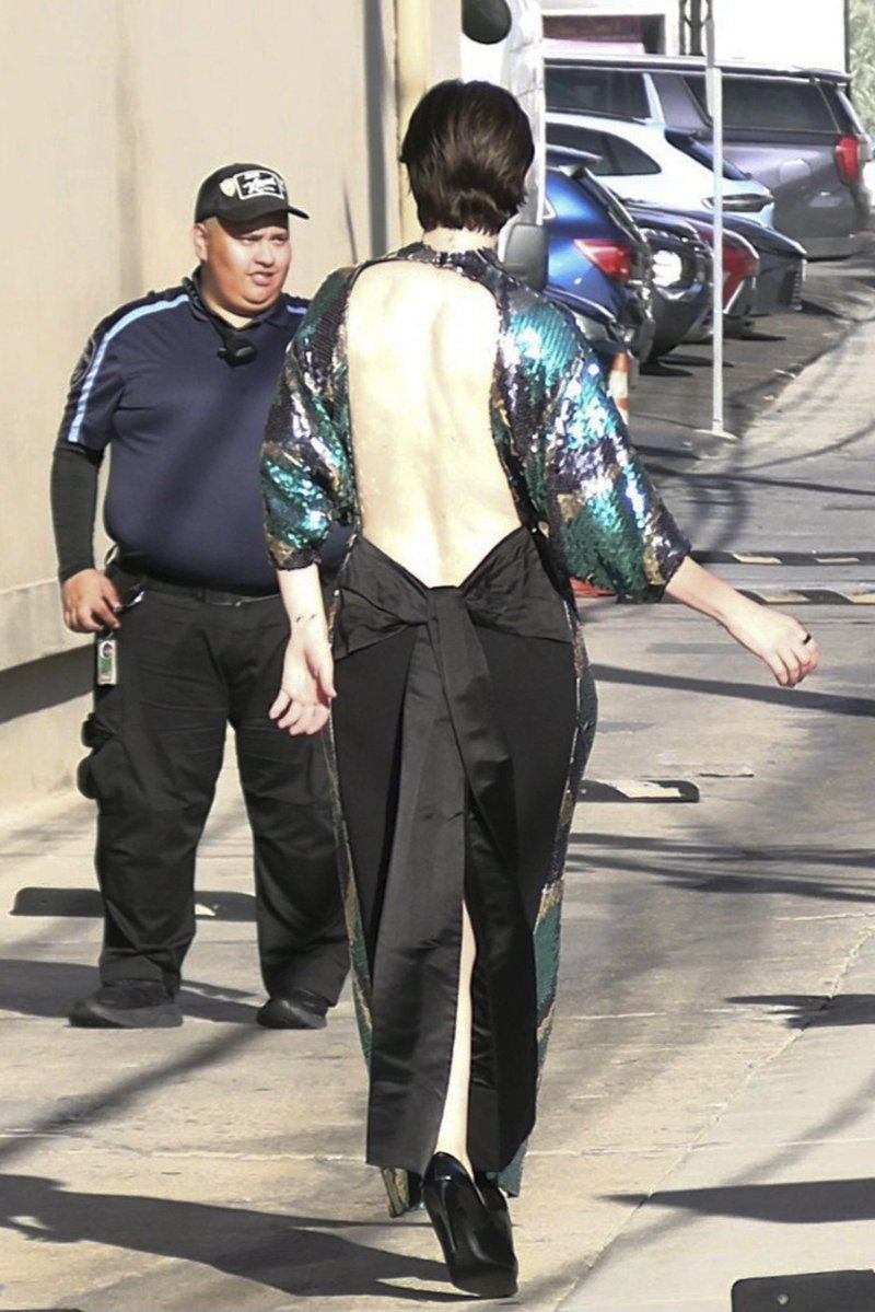 sarahpaulsbean's tweet photo. WHO IS THIS DIVA?! https://t.co/0aWncKkm0X